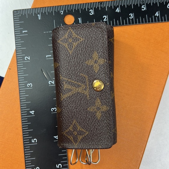 Louis Vuitton Monogram Canvas Multicles 4 Ring Key Case Auth. LV Unisex Wallet - Picture 5 of 17